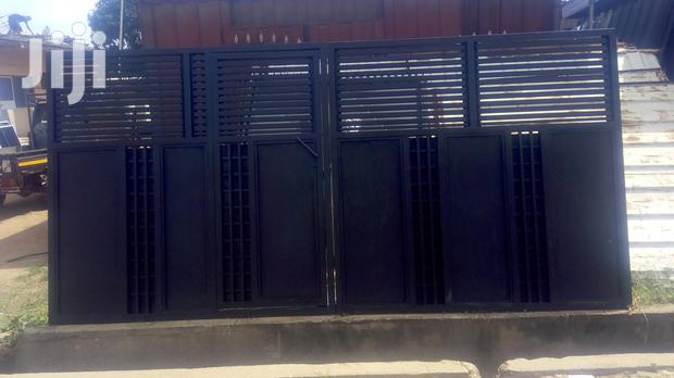 Sliding Gate · Photo 2