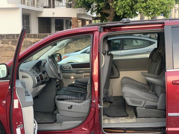 Chrysler Town Country-7 Seater for Rental photo 6