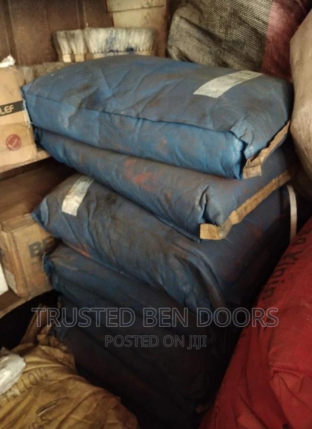 Blue Pigment Iron Oxide 25kg for Domestic+Industrial Use · Photo 2