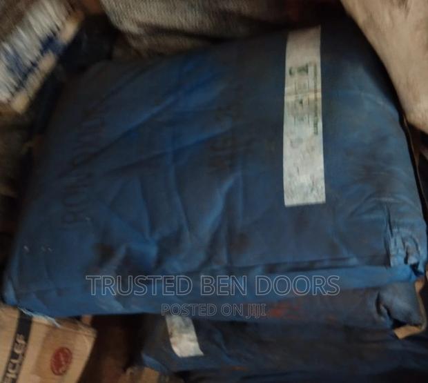 Blue Iron Oxide [Pigment] for Coloring Works Items · Photo 2