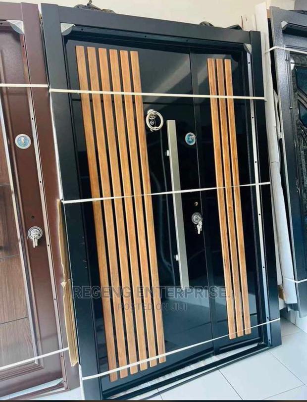 Upgrade Luxury Security Door · Photo 2