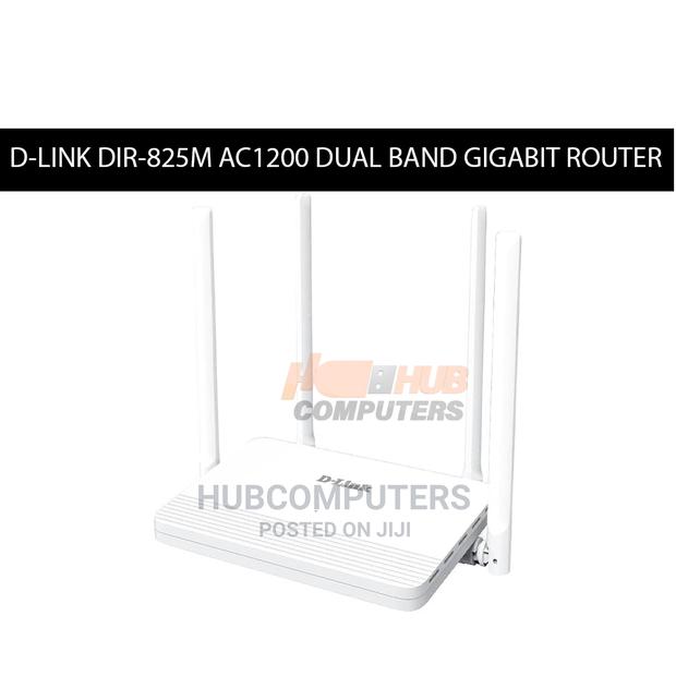D-Link Dir-825m Ac1200 Dual Band Gigabit Router · Photo 2