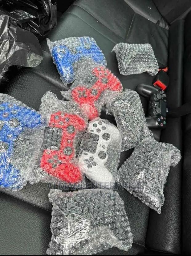 Homeused Ps4 Controllers photo 2
