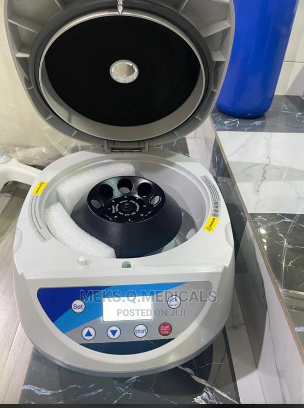 Centrifuge 6 Bucket Digital · Photo 3