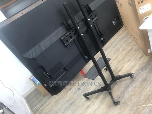 Equipped With a 480 X 295mm Height-Adjustable Shelf Tv Stand · Photo 2