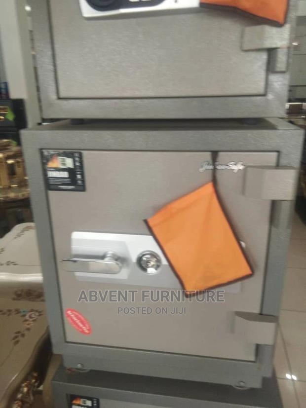 Money And Valuable Safe · Photo 2