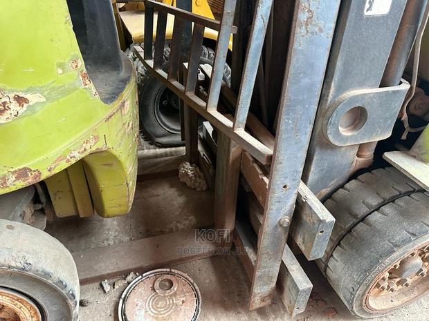 Forklift - 10,000 Lb Capacity Forklift photo 2