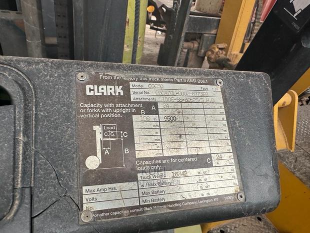 Forklift - 10,000 Lb Capacity Forklift photo 10