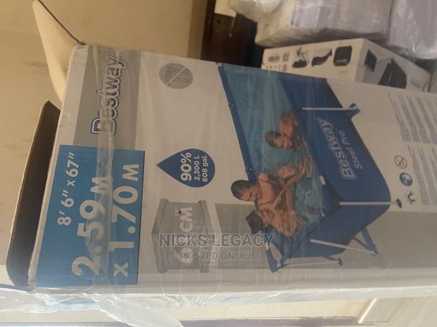 Swimming Pool · Photo 4
