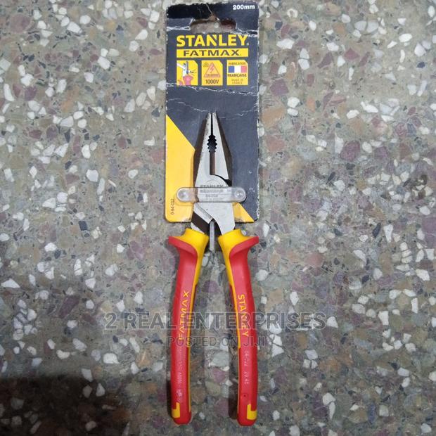 Stanley 200mm Electrical Pliers · Photo 3