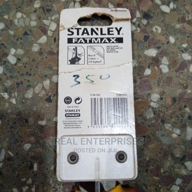 Stanley 200mm Electrical Pliers · Photo 4