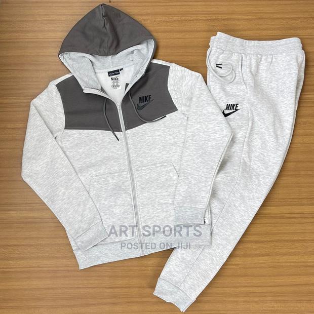 Nike Hoodie Set · Photo 3