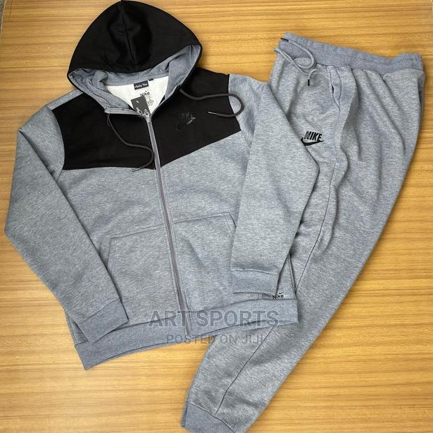 Nike Hoodie Set · Photo 3