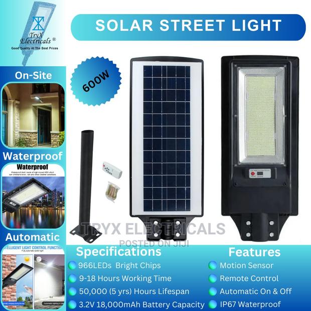 600W Solar Street Light · Photo 2
