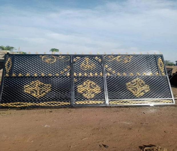 Main Entrance Gate/Metal Gate
