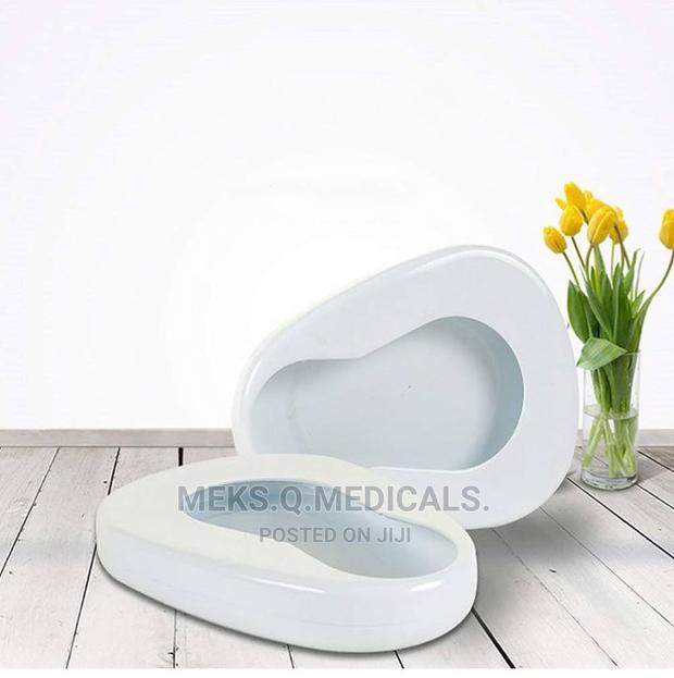 Bed Pan Plastic · Photo 3