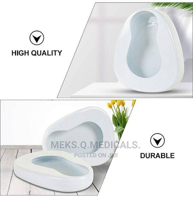 Bed Pan Plastic · Photo 4