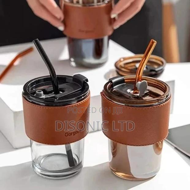 Glass Cup With Straw · Photo 2