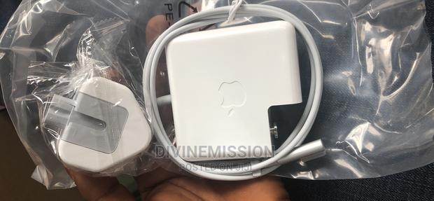 Macbook Pro Charger/Adapter 85w · Photo 4