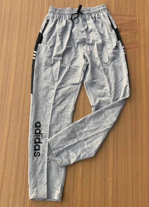 Adidas Joggers · Photo 4