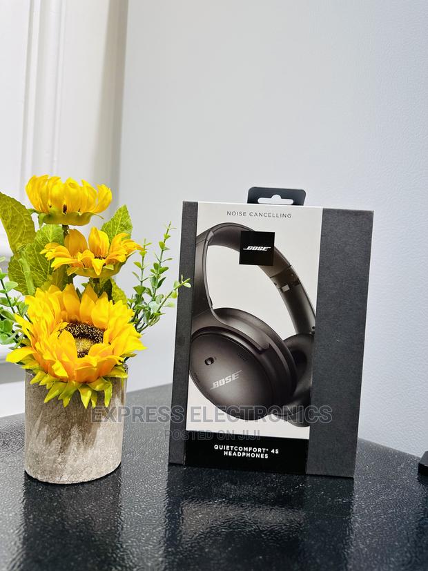 New Arrivals of Bose Quiet Comfort 45 Headphone · Photo 2