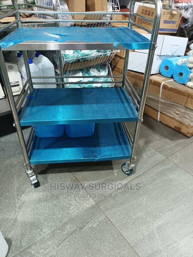 Medical Trolley 3 Steps · Photo 2