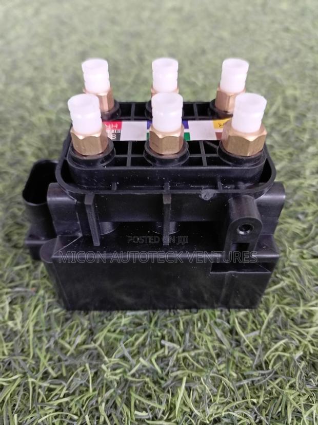 Mercedes Benz Valve Block photo 2
