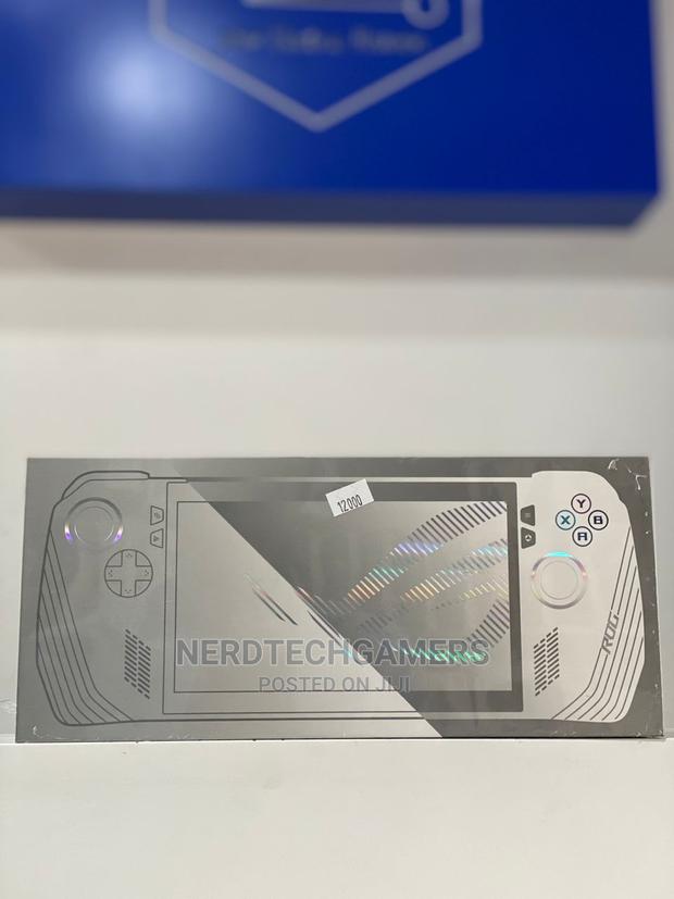 ASUS ROG Ally 7" 120hz Gaming Handheld · Photo 3