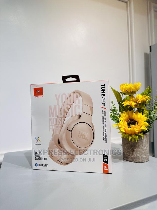 JBL Tune 760 Lovely New Sleek Headphones · Photo 2