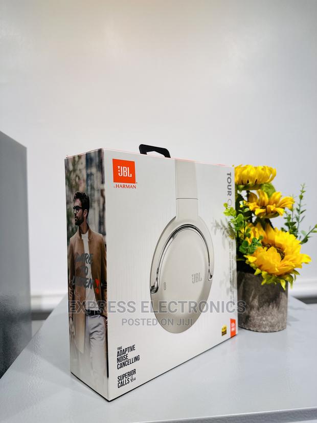 JBL Tour One M2 Lovely Sleek Grey Colour Headphones · Photo 2
