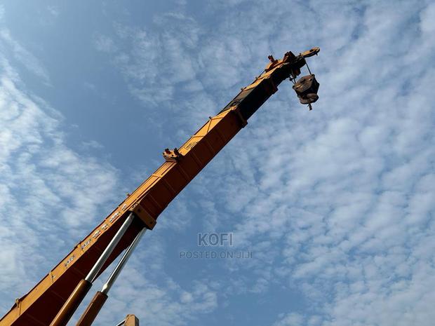 50 Ton Grove RT750 Rough Terrain Crane photo 2