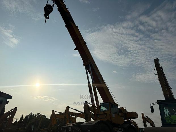 50 Ton Grove RT750 Rough Terrain Crane photo 4