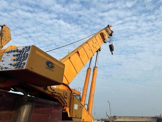 50 Ton Grove RT750 Rough Terrain Crane photo 6