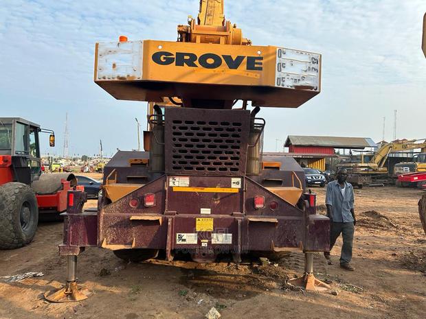 50 Ton Grove RT750 Rough Terrain Crane photo 11