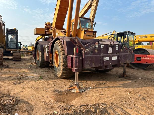 50 Ton Grove RT750 Rough Terrain Crane photo 10