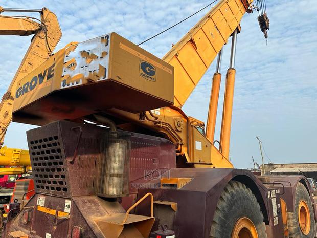 50 Ton Grove RT750 Rough Terrain Crane photo 14