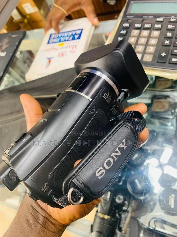 New Sony HXR-MC58C Ultra Compact Pro AVCHD Camcorder · Photo 2