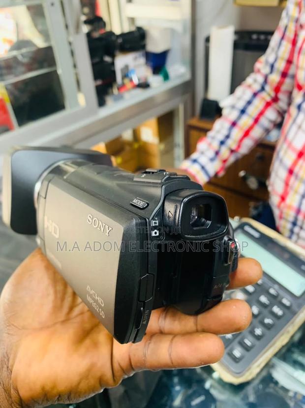 Affordable Sony HXR-MC58C Ultra Compact Pro AVCHD Camcorder · Photo 2