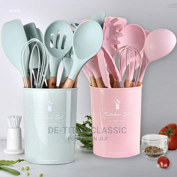 12pcs Silicone Kitchen Spoons · Photo 4