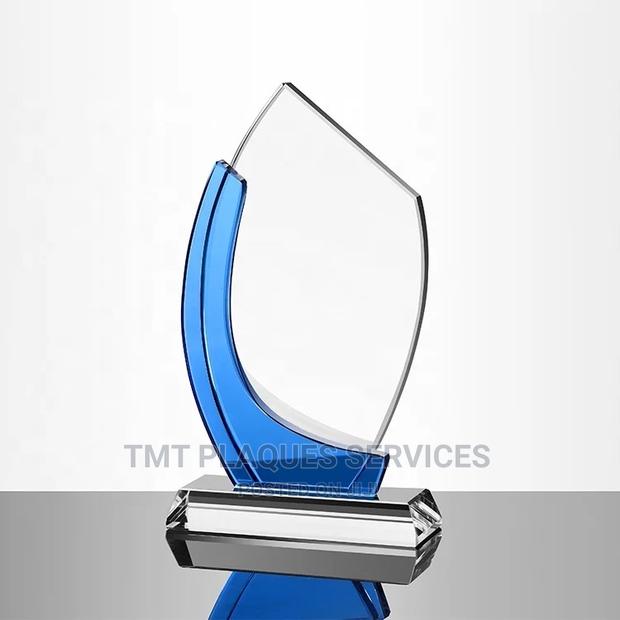 Crystal Glass Plaque for Your Awards and Events · Photo 2
