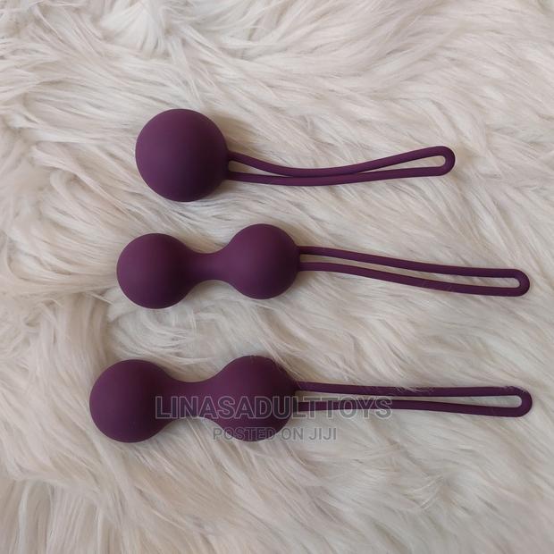 Kegel Exercise Balls · Photo 3