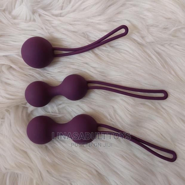 Kegel Exercise Balls · Photo 4