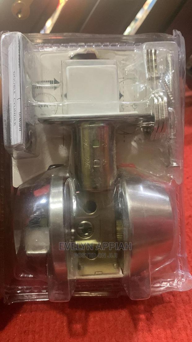 Deadbolt Lock · Photo 4