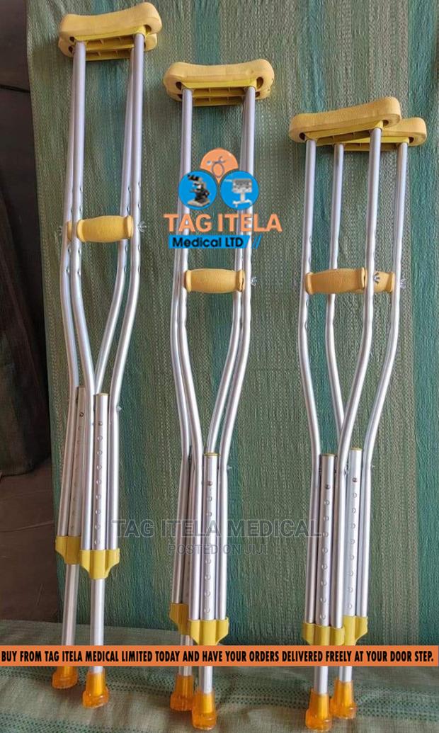 Armpit Crutches (Adjustable) · Photo 3