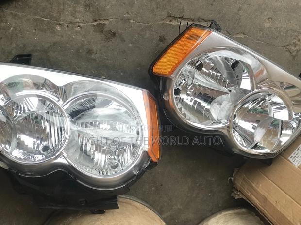 Jeep Cherokee 05 Headlight