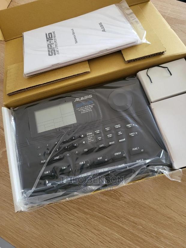 Alesis Sr16 Drum Machine