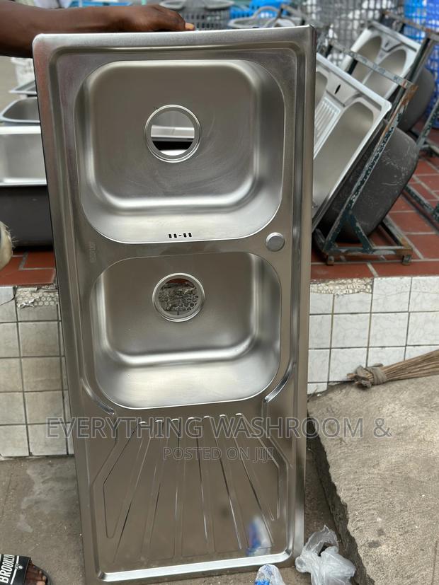Double Bowl Sink With Accessories · Photo 4