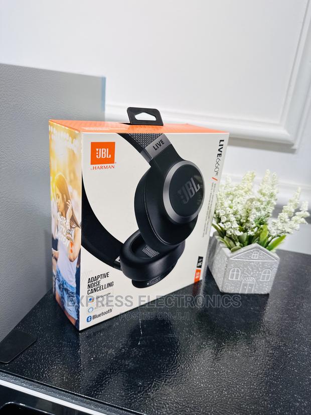 Ultimate Streaming Headphones JBL Live 660 · Photo 2
