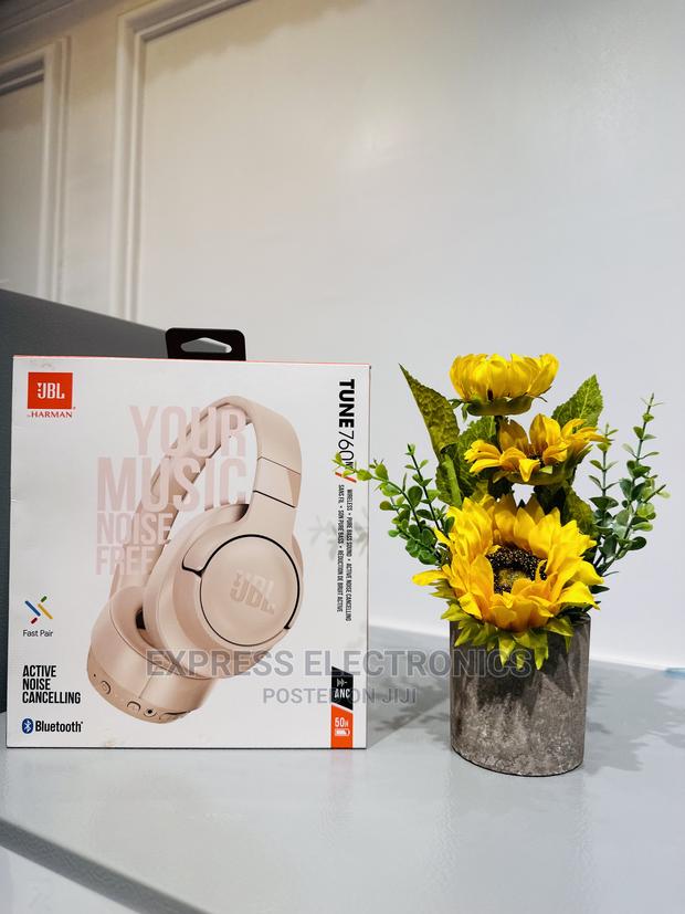 Portable Bluetooth Headphones JBL Tune 760 · Photo 2