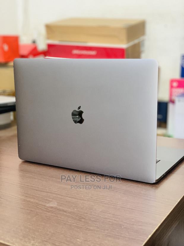 Laptop Apple MacBook Pro 2018 16GB Intel Core i7 SSD 512GB · Photo 4